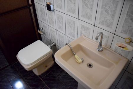 Casa para alugar com 234m², 3 quartos e 4 vagasBanheiro 1