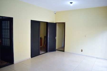 Casa para alugar com 234m², 3 quartos e 4 vagasSala 2