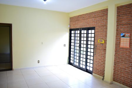 Casa para alugar com 234m², 3 quartos e 4 vagasSala 2
