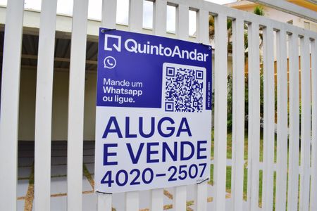 Casa para alugar com 234m², 3 quartos e 4 vagasFachada