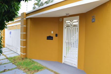 Casa para alugar com 234m², 3 quartos e 4 vagasFachada