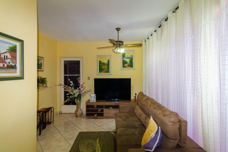 Sala de casa à venda com 3 quartos, 181m² em Vila Cleonice, São Paulo