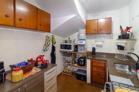 Casa à venda com 181m², 3 quartos e 2 vagas Casa à venda com 181m², 3 quartos e 2 vagasCozinha