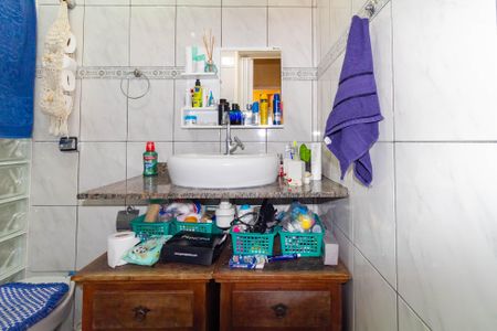 Casa à venda com 181m², 3 quartos e 2 vagas Casa à venda com 181m², 3 quartos e 2 vagasBanheiro