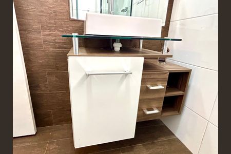 Apartamento à venda com 75m², 2 quartos e 1 vagaBanheiro 