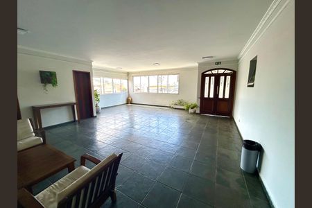 Apartamento à venda com 75m², 2 quartos e 1 vagaHall de entrada