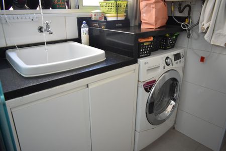 Apartamento à venda com 67m², 3 quartos e 1 vagaÁrea de Serviço