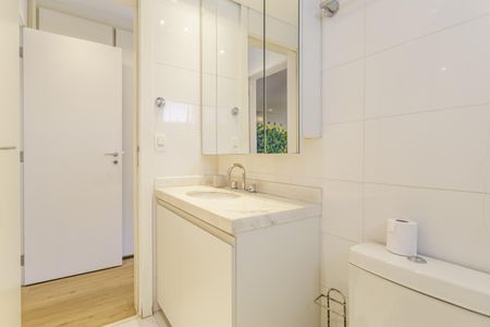Apartamento à venda com 78m², 2 quartos e 2 vagasBanheiro da Suíte