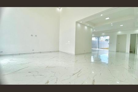 Casa de Condomínio para alugar com 3 quartos, 200m² em Parque Mirante da Mata, Cotia