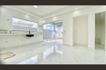 Casa de Condomínio para alugar com 3 quartos, 200m² em Parque Mirante da Mata, Cotia