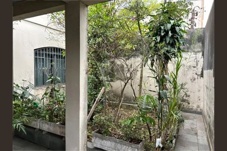 Casa à venda com 298m², 3 quartos e 5 vagas