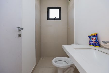 Casa de condomínio à venda com 175m², 3 quartos e 4 vagas Casa de condomínio à venda com 175m², 3 quartos e 4 vagasBanheiro