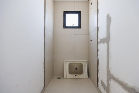 Casa de condomínio à venda com 175m², 3 quartos e 4 vagas Casa de condomínio à venda com 175m², 3 quartos e 4 vagasBanheiro da Suíte