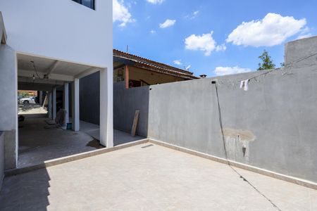 Casa de condomínio à venda com 175m², 3 quartos e 4 vagas Casa de condomínio à venda com 175m², 3 quartos e 4 vagasÁrea externa