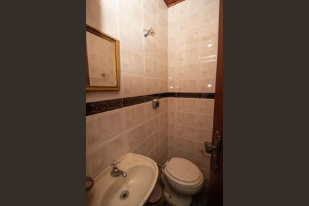 Casa de condomínio para alugar com 150m², 3 quartos e 1 vaga Casa de condomínio para alugar com 150m², 3 quartos e 1 vagaBanheiro de serviço