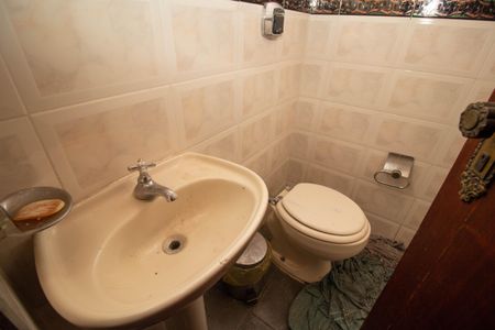 Casa de condomínio para alugar com 150m², 3 quartos e 1 vaga Casa de condomínio para alugar com 150m², 3 quartos e 1 vagaBanheiro de serviço