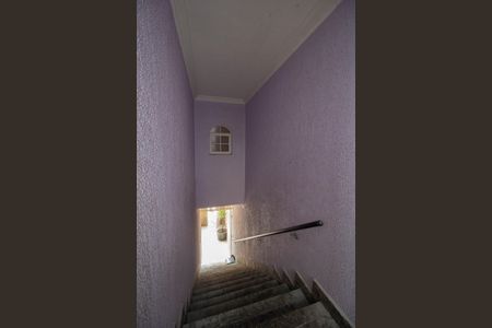 Casa de condomínio para alugar com 150m², 3 quartos e 1 vaga Casa de condomínio para alugar com 150m², 3 quartos e 1 vagaEscada