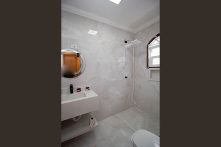 Casa de condomínio para alugar com 150m², 3 quartos e 1 vaga Casa de condomínio para alugar com 150m², 3 quartos e 1 vagaBanheiro da Suíte 2