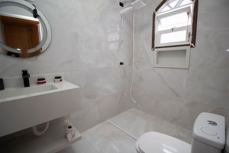 Casa de condomínio para alugar com 150m², 3 quartos e 1 vaga Casa de condomínio para alugar com 150m², 3 quartos e 1 vagaBanheiro da Suíte 2