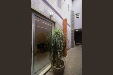 Casa de condomínio para alugar com 150m², 3 quartos e 1 vaga Casa de condomínio para alugar com 150m², 3 quartos e 1 vagaQuintal