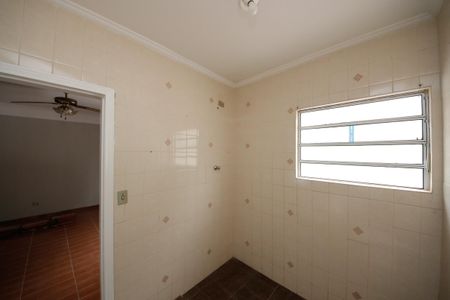 Casa à venda com 200m², 4 quartos e 2 vagasBanheiro social