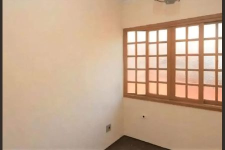 Casa à venda com 4 quartos, 200m² em Vila Carrão, São Paulo