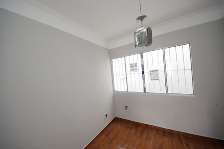 Quarto 2 de casa à venda com 4 quartos, 200m² em Vila Carrão, São Paulo
