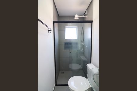 Banheiro Social de kitnet/studio para alugar com 1 quarto, 22m² em Conjunto Habitacional Franchini, São Bernardo do Campo