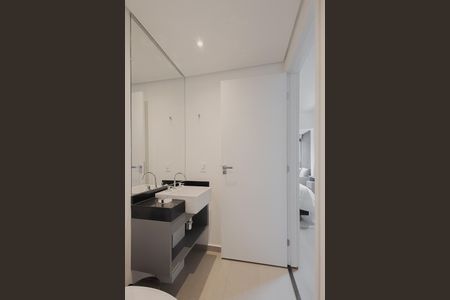 Banheiro de kitnet/studio à venda com 1 quarto, 25m² em Pompeia, São Paulo