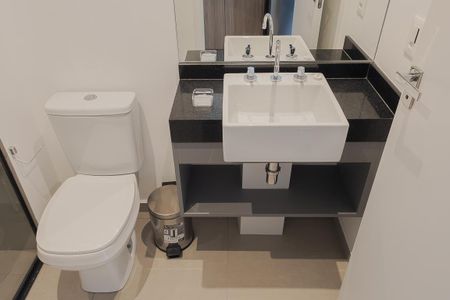 Banheiro de kitnet/studio à venda com 1 quarto, 25m² em Pompeia, São Paulo