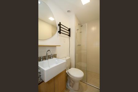 Banheiro de kitnet/studio para alugar com 1 quarto, 26m² em Pinheiros, São Paulo