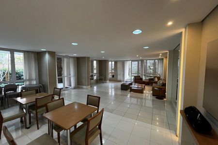 Apartamento para alugar com 235m², 4 quartos e 3 vagas Apartamento para alugar com 235m², 4 quartos e 3 vagasÁrea comum - Salão de festas