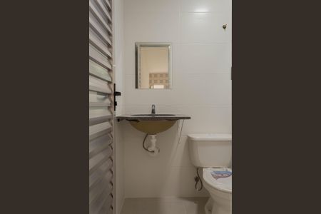 Banheiro de kitnet/studio para alugar com 1 quarto, 22m² em Baeta Neves, São Bernardo do Campo