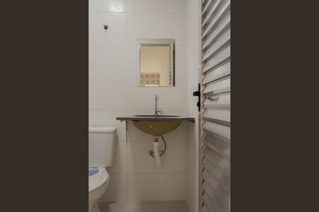 Banheiro de kitnet/studio para alugar com 1 quarto, 22m² em Baeta Neves, São Bernardo do Campo