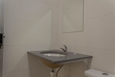 Banheiro de kitnet/studio para alugar com 1 quarto, 22m² em Baeta Neves, São Bernardo do Campo