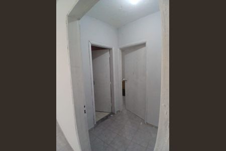 Corredor de casa para alugar com 1 quarto, 100m² em Jardim Santa Izabel, Cotia