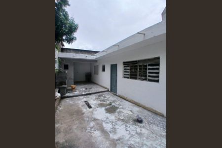 Área externa de casa para alugar com 1 quarto, 100m² em Jardim Santa Izabel, Cotia