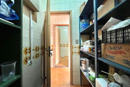 Casa à venda com 410m², 5 quartos e 3 vagasDespensa