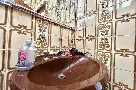 Casa à venda com 410m², 5 quartos e 3 vagasBanheiro da Suíte 1