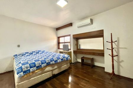 Casa à venda com 410m², 5 quartos e 3 vagasSuite 4