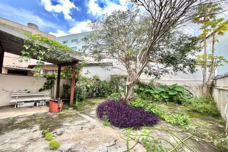 Casa à venda com 410m², 5 quartos e 3 vagasQuintal