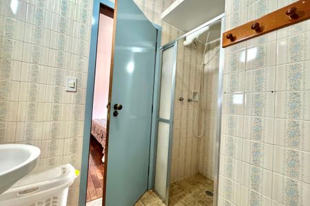 Casa à venda com 410m², 5 quartos e 3 vagasBanheiro da Suíte 2