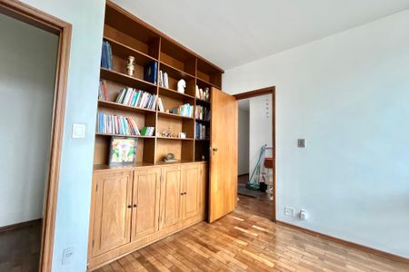 Casa à venda com 410m², 5 quartos e 3 vagasEscritório