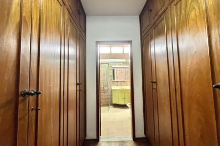 Casa à venda com 410m², 5 quartos e 3 vagasCloset da Suíte 4