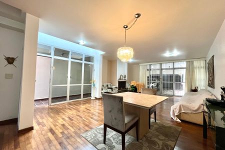 Sala de casa à venda com 5 quartos, 410m² em Parque Jabaquara, São Paulo