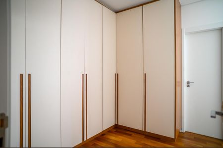 Apartamento à venda com 132m², 3 quartos e 2 vagasQuarto 2 - Suite