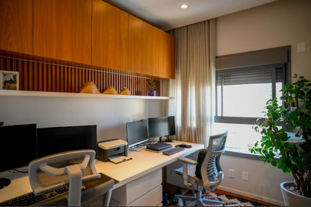 Apartamento à venda com 132m², 3 quartos e 2 vagasQuarto 3 / Escritório