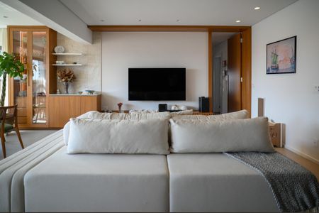 Sala de apartamento à venda com 3 quartos, 132m² em Vila Gumercindo, São Paulo