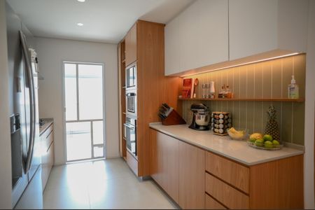 Apartamento à venda com 132m², 3 quartos e 2 vagasCozinha