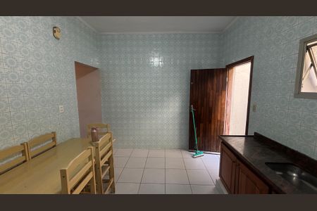 Casa à venda com 175m², 2 quartos e 2 vagasCozinha